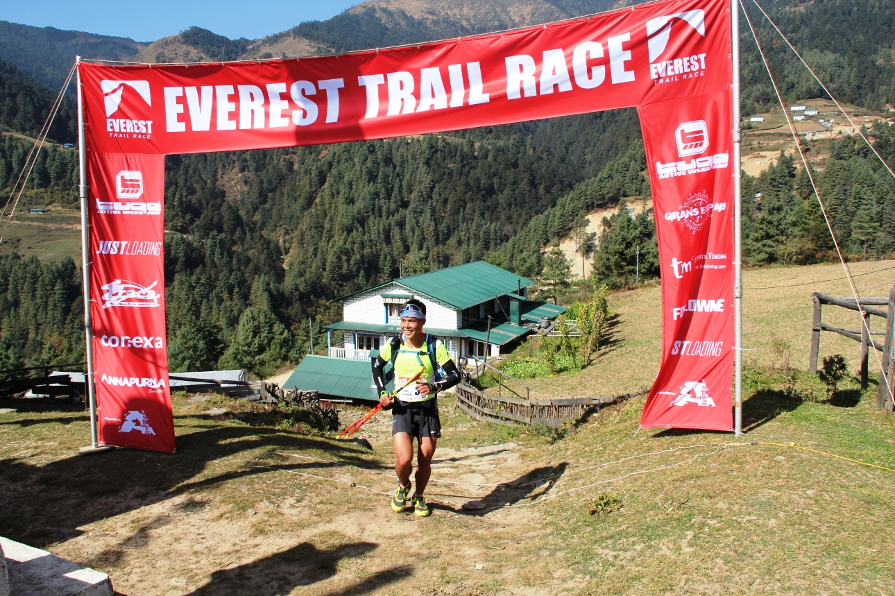 Doble triunfo nepalí en la segunda etapa de la Everest Trail Race